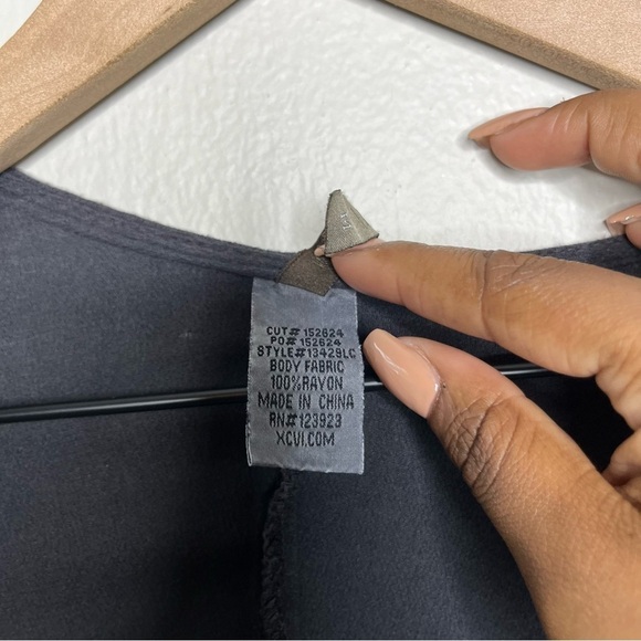 XCVI Women Open Front Cardigan Kimono Medium Gray Floral Embroidery‎ Boho Stevie - Picture 7 of 8